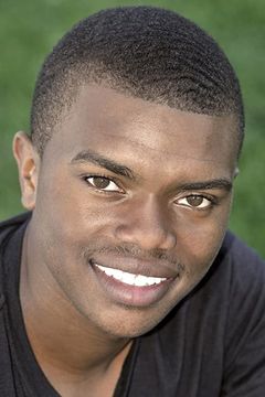 Marc John Jefferies interpreta Will, George's Friend