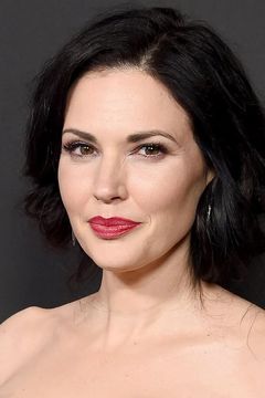 Laura Mennell interpreta Catherine Mann