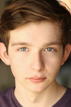 Jacob Timothy Manown interpreta Dave S