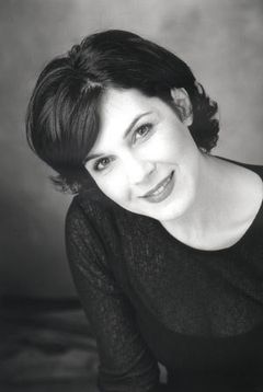Elisabeth Nunziato interpreta Realtor (as Elizabeth Nunziato)