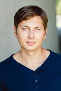 Nikita Bogolyubov interpreta Semyon