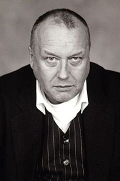 Thomas Thieme interpreta Karl Zörgiebel
