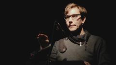 Jacob Appelbaum interpreta Self