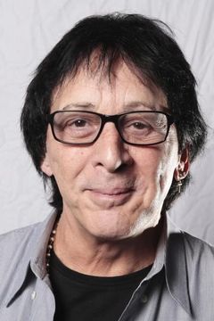 Peter Criss interpreta Himself