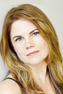 Jennifer Hall interpreta Anita Corning