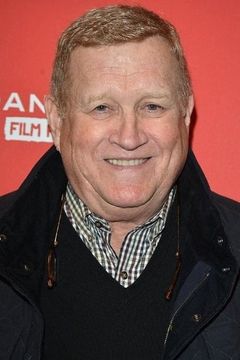 Ken Howard interpreta Walter Bishop