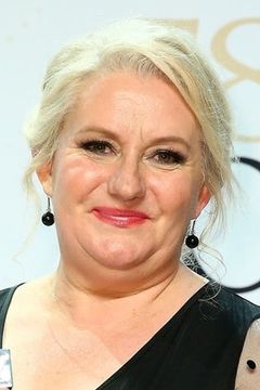 Celia Ireland interpreta Reggie Rocco