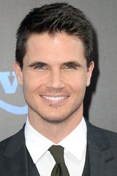 Robbie Amell interpreta Daniel Murtaugh