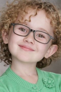 Nev Scharrel interpreta Agnes (voice)