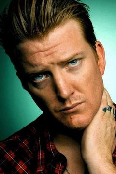 Joshua Homme interpreta Hunter