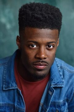 Patrick R. Walker interpreta Stripper Santa Host