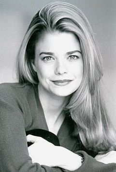 Kelly Cheston interpreta White Girl #2