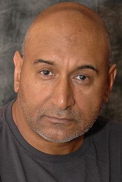 Ossie Mair interpreta Professor