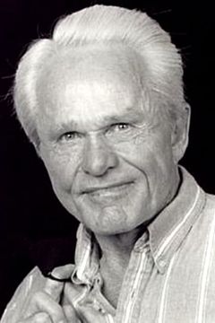 Bill McKinney interpreta Pop McCormick