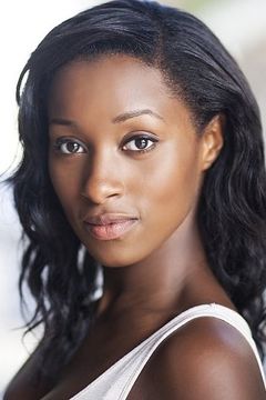 Rochelle Neil interpreta C-5 Co-Pilot (uncredited)