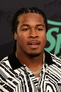 Devonta Freeman interpreta Devonta Freeman