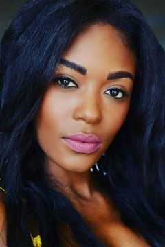 Ciarra Carter interpreta Mary