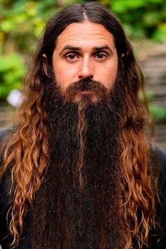 Erik Bragg interpreta Security Guard Lionel