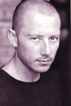 Darren Morfitt interpreta Transport Deck Officer