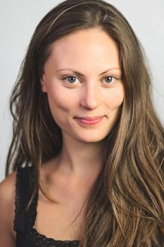 Sandrine Quynh interpreta Sergente Louise Gagnon
