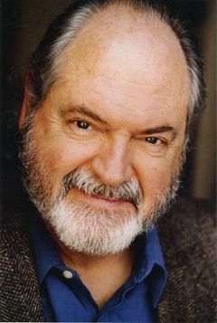 Michael Winters interpreta Taylor Doose