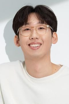 Lee Sang-jin interpreta Yellow-hair