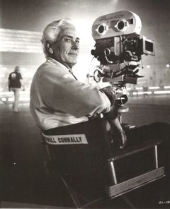 Merrill Connally interpreta Team Leader