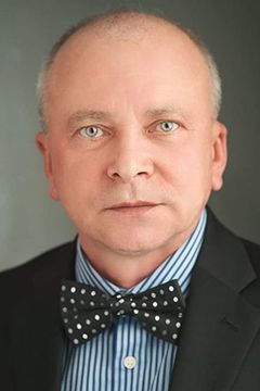 Yaroslav Poverlo interpreta Head Counselor