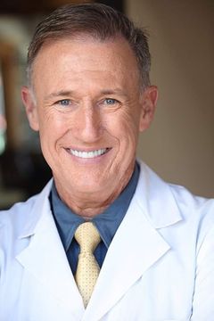 Patrick M.J. Finerty interpreta Jim