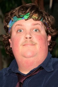 Jacob Wysocki interpreta Ken Smith