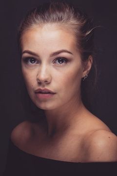 Julia Bender interpreta Forest Spiritual Fey #1