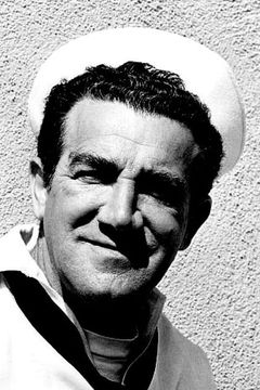 Billy Sands interpreta Club Fight Announcer