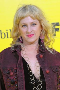 Kimmy Robertson interpreta Lucy Moran