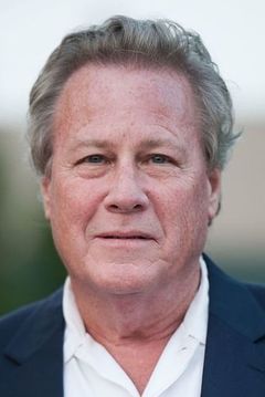 John Heard interpreta Sheriff Dozier