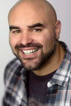 Yamil Piedra interpreta Tapia Muscle (uncredited)