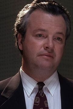 Kevin McNulty interpreta Tardy Man