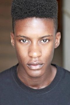 Samuel Adewunmi interpreta Beto