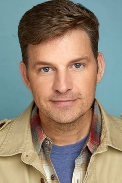 Tim Martin Gleason interpreta Charlie's Dad
