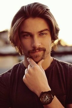 Raphael Sander interpreta Gabriel