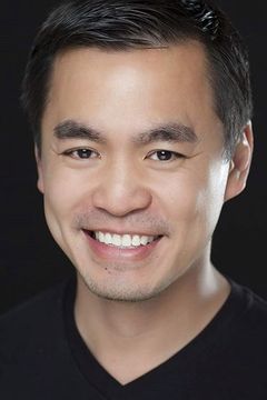 Han Soto interpreta Lieutenant Soto