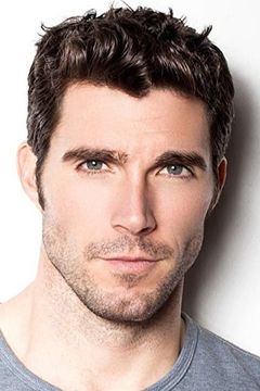 Harmon Walsh interpreta Liam