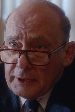 Don MacKay interpreta Preston