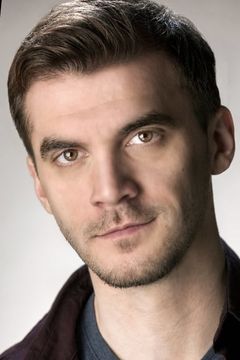 Andrew Stecker interpreta Corporal Anson Kirby
