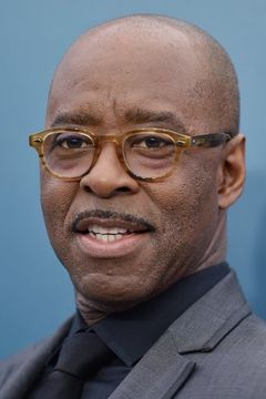 Courtney B. Vance interpreta Johnnie Cochran