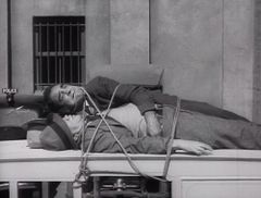 Russ Clark interpreta John the Chauffeur (uncredited)