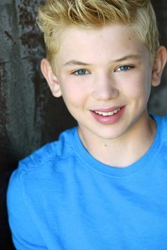 Ryan Zweers interpreta Young Jebediah