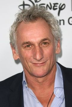 Matt Craven interpreta Bill Vickery