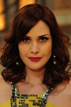 Mayana Moura interpreta Satanás