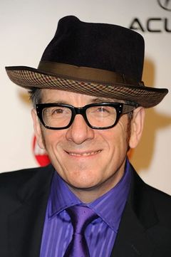 Elvis Costello interpreta Himself