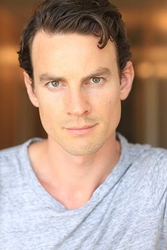 Luke Cook interpreta Zylak's Frenemy
